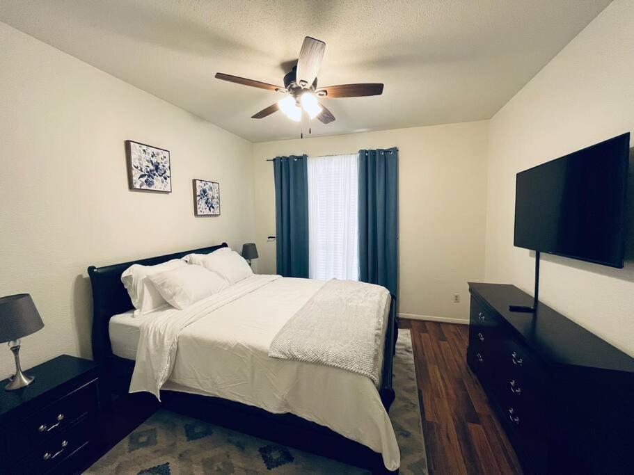 Home Away From Home-Cozy 2 BDRM Condo/Med Cntr/NRG Houston Zewnętrze zdjęcie