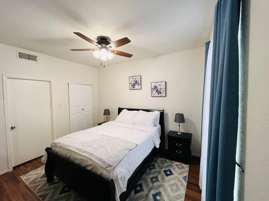 Home Away From Home-Cozy 2 BDRM Condo/Med Cntr/NRG Houston Zewnętrze zdjęcie