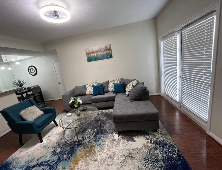 Home Away From Home-Cozy 2 BDRM Condo/Med Cntr/NRG Houston Zewnętrze zdjęcie