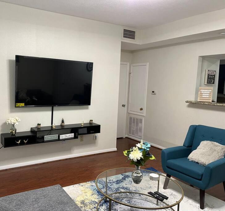 Home Away From Home-Cozy 2 BDRM Condo/Med Cntr/NRG Houston Zewnętrze zdjęcie