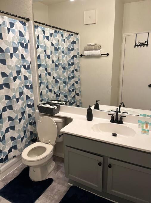 Home Away From Home-Cozy 2 BDRM Condo/Med Cntr/NRG Houston Zewnętrze zdjęcie