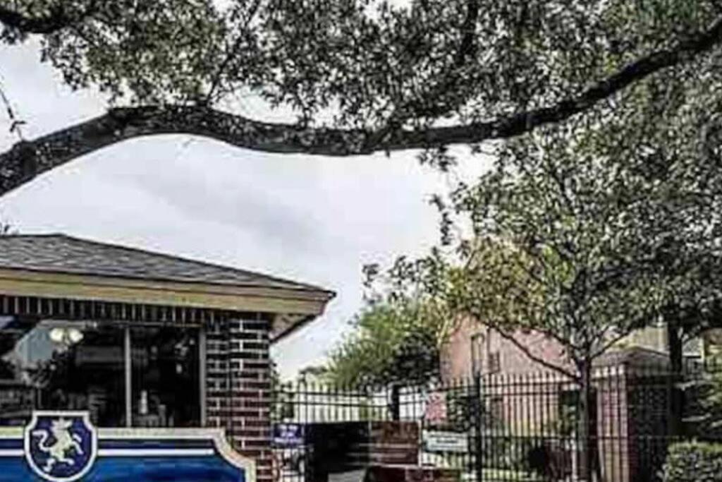 Home Away From Home-Cozy 2 BDRM Condo/Med Cntr/NRG Houston Zewnętrze zdjęcie