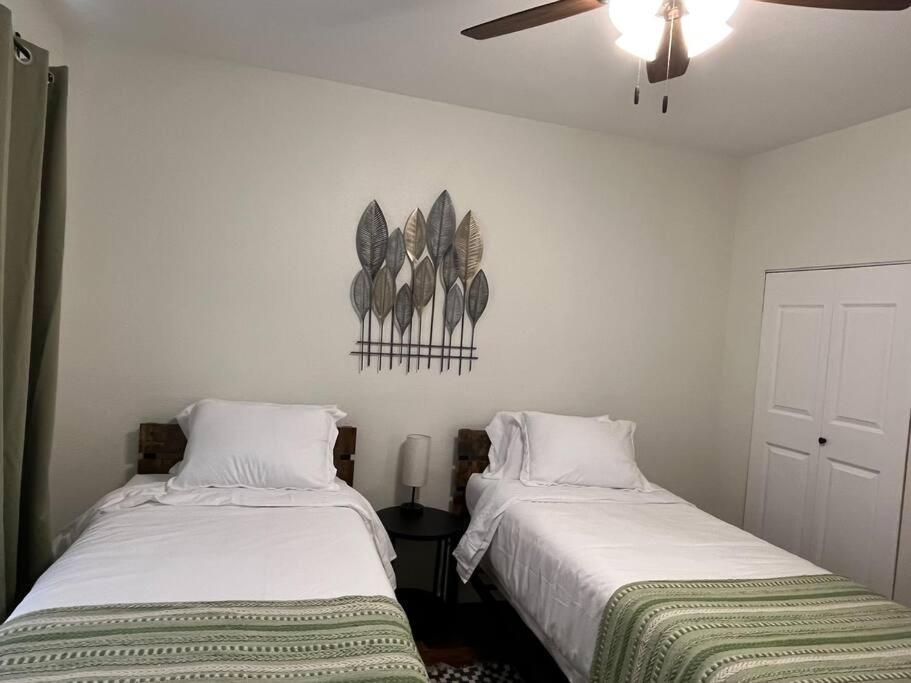 Home Away From Home-Cozy 2 BDRM Condo/Med Cntr/NRG Houston Zewnętrze zdjęcie